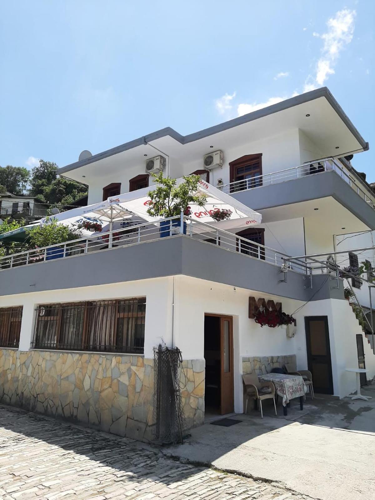 Hotel Brahimi Gjirokastër Buitenkant foto