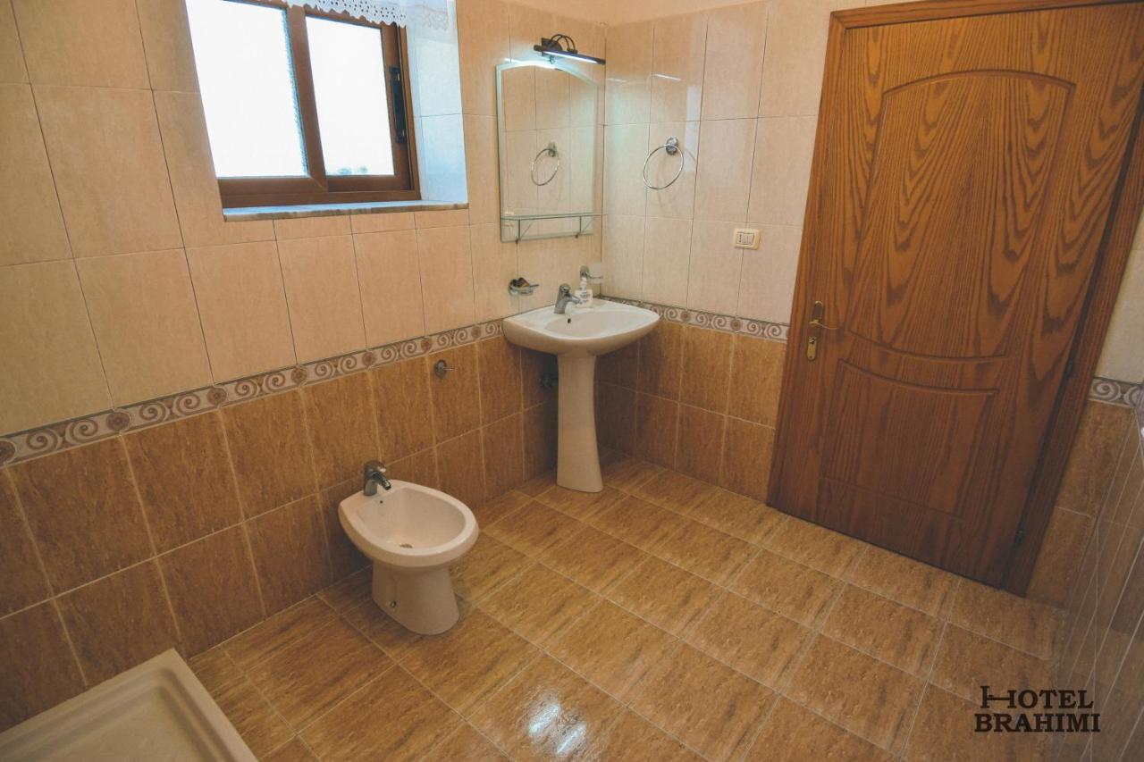 Hotel Brahimi Gjirokastër Buitenkant foto
